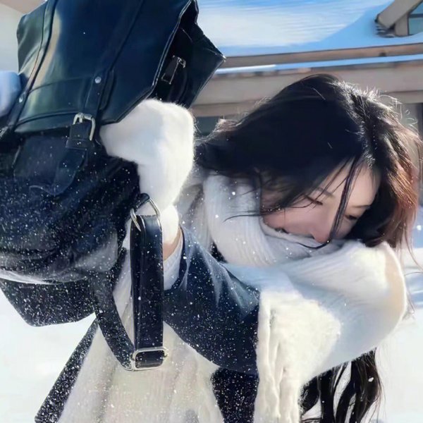 这个皇后不对劲